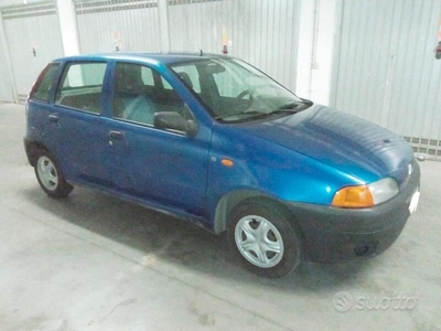 Usato 1998 Fiat Punto 1.1 Benzin 54 CV (700 €)