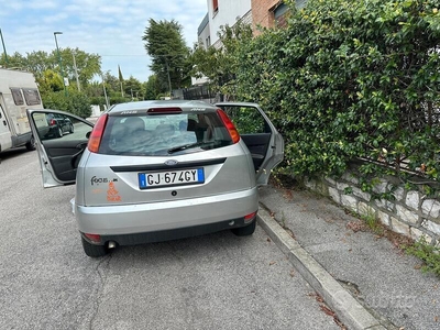 Usato 2001 Ford Focus 1.6 Diesel 100 CV (1.800 €)