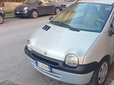 Usato 2001 Renault Twingo Benzin (2.400 €)