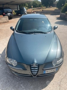 Usato 2002 Alfa Romeo 147 1.6 Benzin 120 CV (3.500 €)