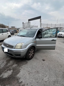 Usato 2004 Ford Fusion 1.4 Diesel (2.500 €)