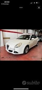 Usato 2011 Alfa Romeo Giulietta Benzin (6.900 €)