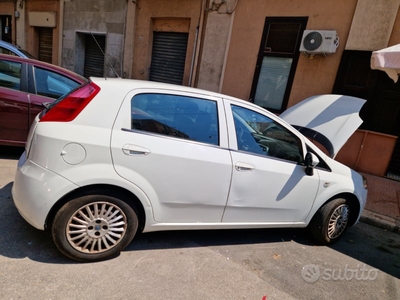 Usato 2011 Fiat Grande Punto 1.2 Diesel 69 CV (4.300 €)