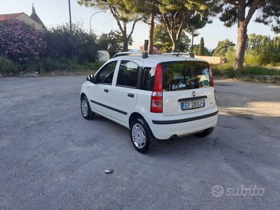 Usato 2013 Fiat Panda 1.4 Benzin 77 CV (4.700 €)