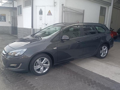 Usato 2013 Opel Astra 1.4 Benzin 100 CV (6.500 €)