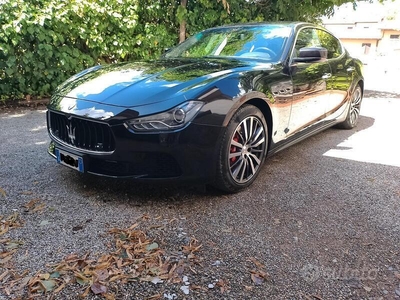 Usato 2014 Maserati Ghibli 3.0 Benzin 410 CV (34.000 €)