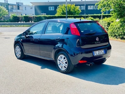 Usato 2015 Fiat Punto 1.2 Benzin 69 CV (7.500 €)