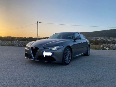 Usato 2018 Alfa Romeo Giulia 2.1 Diesel 180 CV (25.900 €)