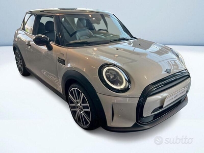 Usato 2022 Mini Cooper 1.5 Benzin 136 CV (29.900 €)