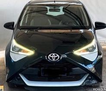 Usato 2022 Toyota Aygo 1.0 Benzin 69 CV (14.500 €)