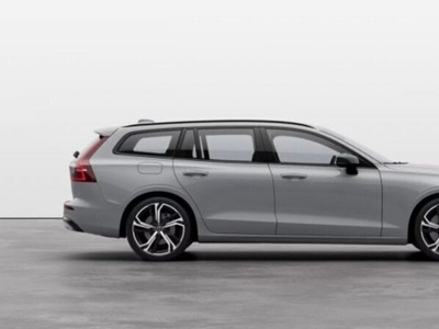 Usato 2023 Volvo V60 El 197 CV (52.279 €)