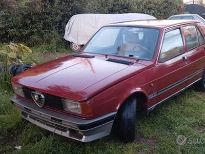 ALFA ROMEO Giulietta 1982 con tanti ricambi