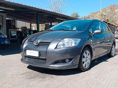 TOYOTA Auris 1.4 diesel automatica