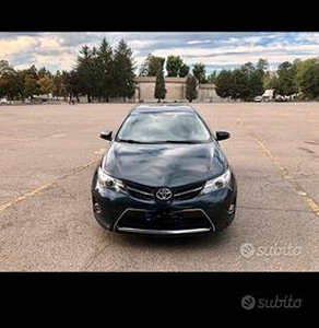 Toyota Auris 1.6 benzina Active (no hybrid)