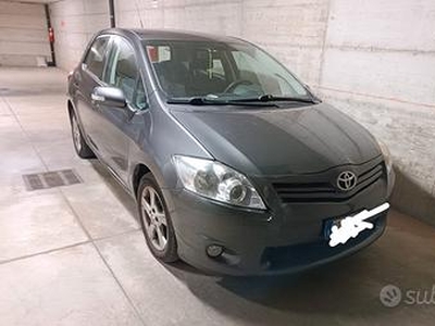 TOYOTA Auris - 2010