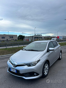 Toyota Auris ibrida