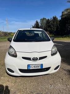 TOYOTA Aygo 1ª serie - 2011