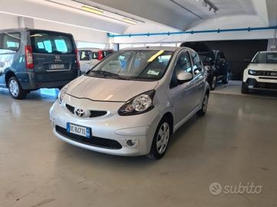 Toyota Aygo 1.0 12V VVT-i 5 porte Sol