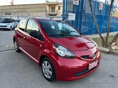 Toyota Aygo 1.0 benzina 68 cavalli 2011 navigatore