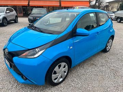 Toyota Aygo 1.0 VVT-i 69 CV 5 porte x-cool