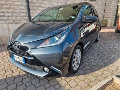 Toyota Aygo 1.0 VVT-i 69 CV 5 porte x-play