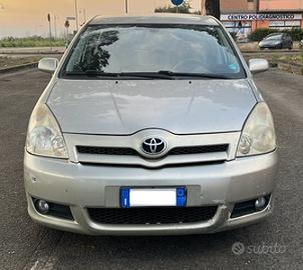 TOYOTA Corolla verso (2004-2009) - 2005