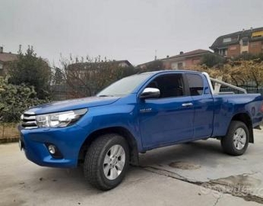 TOYOTA Hilux 2.4 D-4D 4WD 2 porte