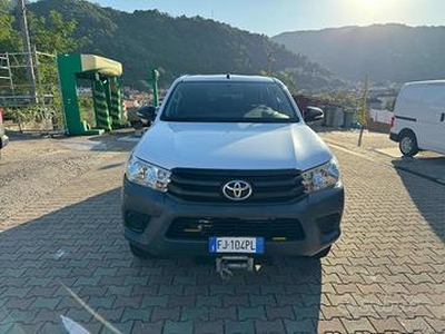 TOYOTA Hilux 2.4 D-4D 4WD 4 porte Double Cab Com