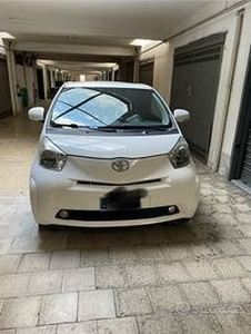 Toyota iq