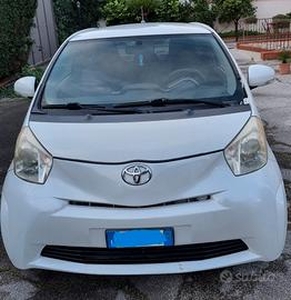 TOYOTA iQ - 2009