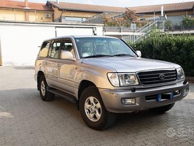 TOYOTA Land Cruiser 100 - 2001