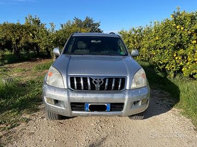 TOYOTA Land Cruiser - Cambio Automatico - 8 posti