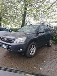 Toyota RAV 4 2.2 LEGGI BENE