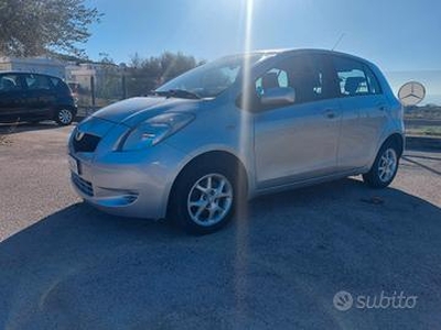 Toyota Yaris 1.0 5 porte