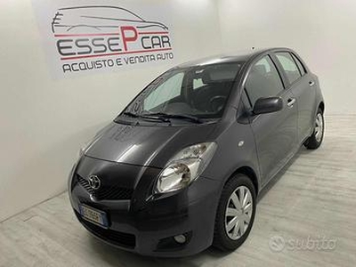 TOYOTA Yaris 1.0 5 porte Now