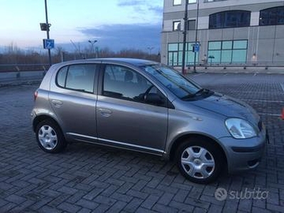 Toyota yaris 1.0 5 porte ok neop. euro 4