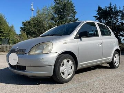 Toyota Yaris 1.0 benzina