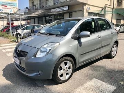 Toyota Yaris 1.3 CAMBIO AUTOMATICO REVISIONATO