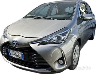 TOYOTA Yaris 1.5 Hybrid 5 porte Business