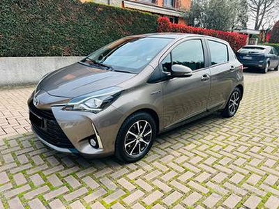 Toyota Yaris 1.5 Hybrid 5 porte Eletrica/benzina