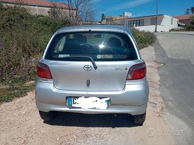 TOYOTA Yaris - 2000