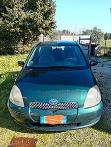 TOYOTA Yaris - 2000