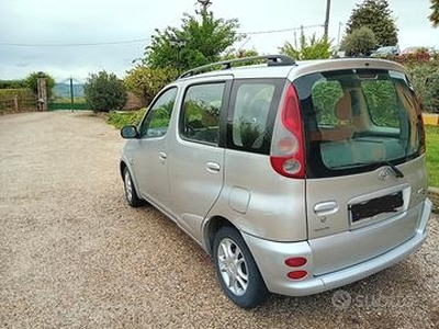 TOYOTA Yaris verso- 2001