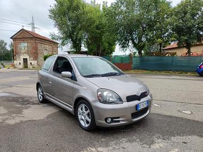 TOYOTA Yaris - 2002