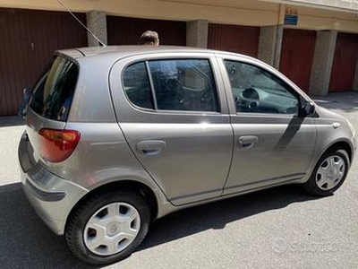 TOYOTA Yaris - 2002