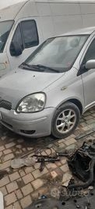 TOYOTA Yaris - 2005