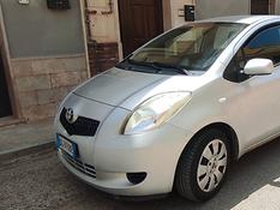 TOYOTA Yaris - 2007