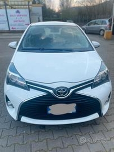 TOYOTA Yaris - 2015