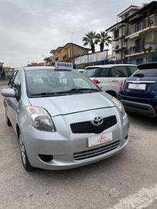 Toyota Yaris benzina