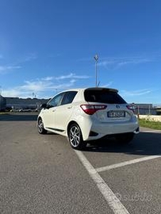 Toyota Yaris Hybrid - 2018 full optional unipropri